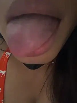  riyaahahaha  online show from February 9, 2026, 12:25 pm