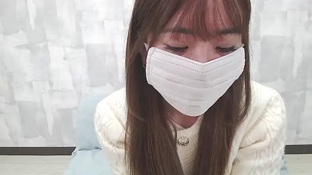 LOVE MOMO LOVE online show from November 18, 2025, 12:19 pm