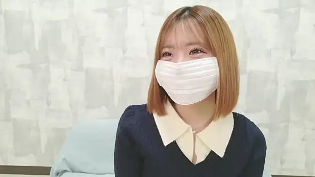Snapshot of LOVE_MOMO_LOVE chatting on May 9, 2026, 10:51 am LOVE MOMO LOVE online show from May 9, 2026, 10:51 am