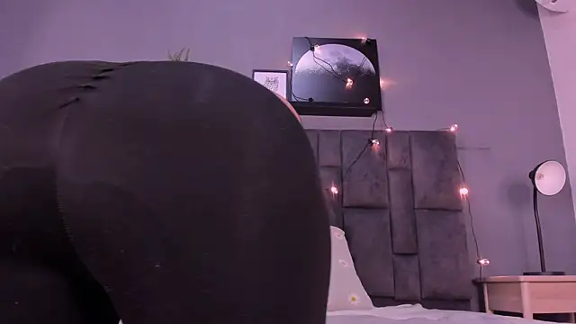 Snapshot of DulceAurora__ chatting on November 12, 2025, 2:37 am DulceAurora online show from November 12, 2025, 2:37 am