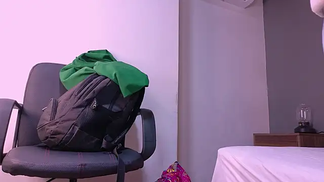 Snapshot of DulceAurora__ chatting on October 23, 2025, 2:54 am DulceAurora online show from October 23, 2025, 2:54 am