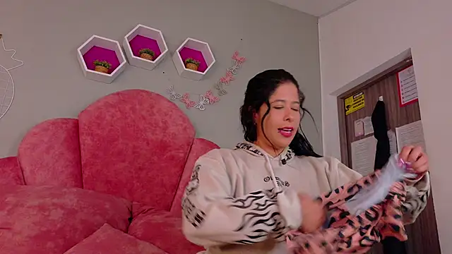 Snapshot of DulceAurora__ chatting on September 9, 2025, 12:10 am DulceAurora online show from September 9, 2025, 12:10 am