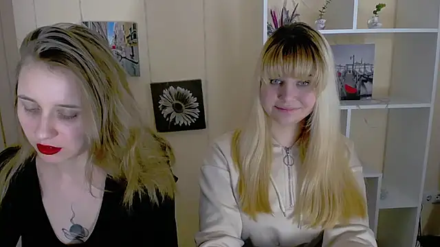 Snapshot of _Nicole_new chatting on March 13, 2025, 5:28 pm  Nicole new online show from March 13, 2025, 5:28 pm