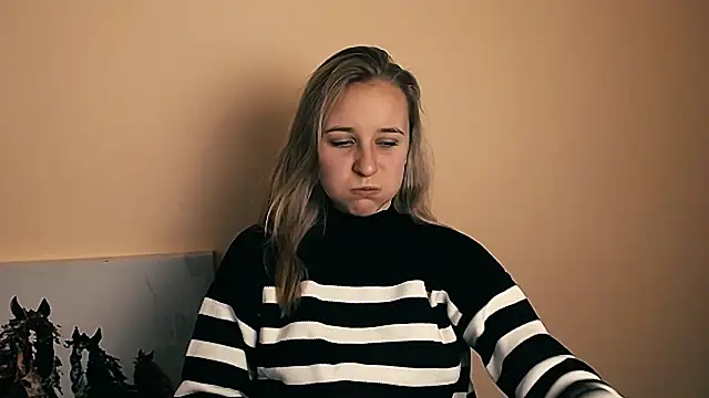 Snapshot of _Nicole_new chatting on October 29, 2025, 9:19 am  Nicole new online show from October 29, 2025, 9:19 am