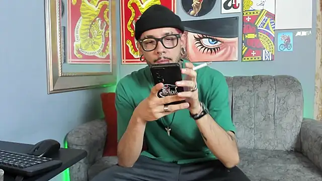 Snapshot of MurdockH chatting on October 14, 2025, 4:24 am MurdockH online show from October 14, 2025, 4:24 am