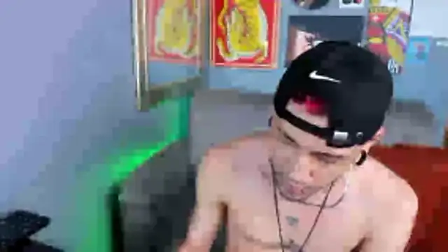 Snapshot of MurdockH chatting on December 2, 2025, 8:43 pm MurdockH online show from December 2, 2025, 8:43 pm