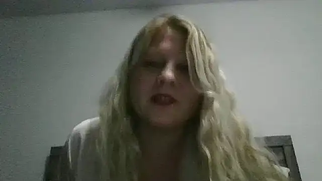 Snapshot of BlondyBrat chatting on November 27, 2025, 5:30 am BlondyBrat online show from November 27, 2025, 5:30 am