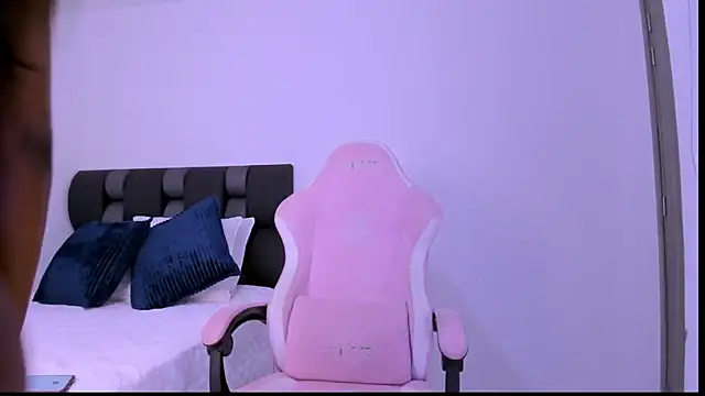 Snapshot of SabaBrown chatting on March 6, 2025, 2:18 pm SabaBrown online show from March 6, 2025, 2:18 pm