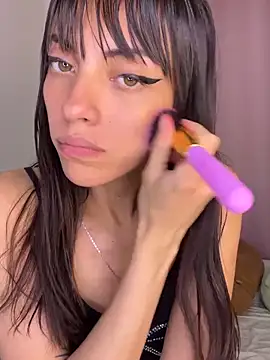 Snapshot of MiaGoth_ chatting on April 9, 2026, 1:29 am MiaGoth online show from April 9, 2026, 1:29 am