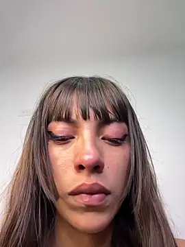 Snapshot of MiaGoth_ chatting on April 25, 2026, 9:01 pm MiaGoth online show from April 25, 2026, 9:01 pm