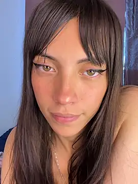 Snapshot of MiaGoth_ chatting on April 5, 2026, 8:37 pm MiaGoth online show from April 5, 2026, 8:37 pm