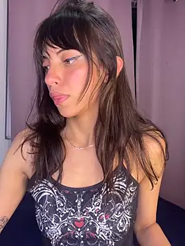 Snapshot of MiaGoth_ chatting on April 14, 2026, 2:05 am MiaGoth online show from April 14, 2026, 2:05 am