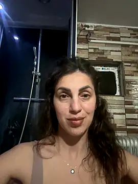 EmaSkyes online show from October 27, 2025, 7:37 pm