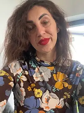 EmaSkyes online show from October 14, 2025, 6:25 am