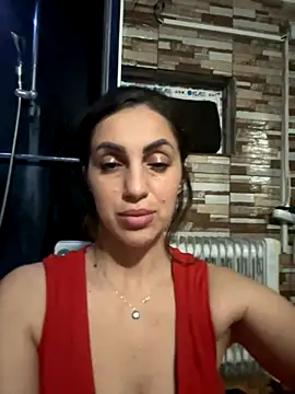 EmaSkyes online show from December 4, 2025, 7:13 pm