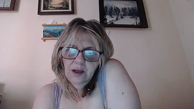 Snapshot of sweet_cats_bg chatting on July 5, 2026, 2:57 pm sweet cats bg online show from July 5, 2026, 2:57 pm