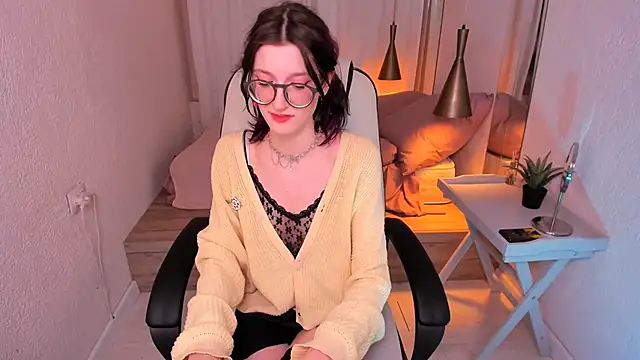 Lil Melanie  online show from January 18, 2025, 5:59 pm