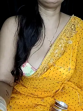 Snapshot of kaamuk_shweta chatting on November 8, 2025, 11:30 pm kaamuk shweta online show from November 8, 2025, 11:30 pm