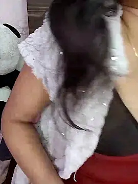 Snapshot of kaamuk_shweta chatting on November 13, 2025, 5:33 am kaamuk shweta online show from November 13, 2025, 5:33 am