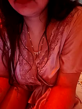 Snapshot of kaamuk_shweta chatting on December 3, 2025, 6:14 am kaamuk shweta online show from December 3, 2025, 6:14 am