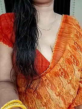 Snapshot of kaamuk_shweta chatting on November 3, 2025, 6:00 pm kaamuk shweta online show from November 3, 2025, 6:00 pm