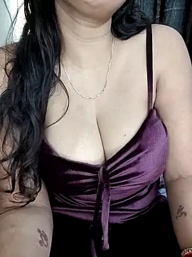 Snapshot of kaamuk_shweta chatting on October 18, 2025, 8:27 am kaamuk shweta online show from October 18, 2025, 8:27 am