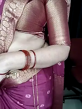 Snapshot of kaamuk_shweta chatting on November 5, 2025, 7:06 pm kaamuk shweta online show from November 5, 2025, 7:06 pm