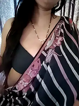 Snapshot of kaamuk_shweta chatting on November 12, 2025, 5:22 am kaamuk shweta online show from November 12, 2025, 5:22 am