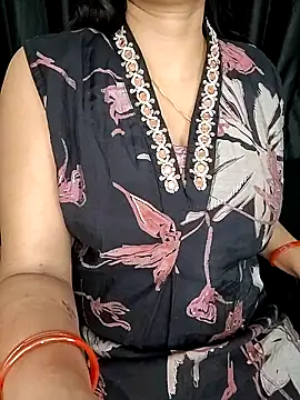 Snapshot of kaamuk_shweta chatting on November 10, 2025, 5:07 pm kaamuk shweta online show from November 10, 2025, 5:07 pm