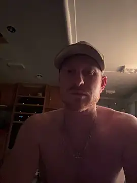 Snapshot of bigred0808 chatting on April 1, 2026, 7:31 am bigred0808 online show from April 1, 2026, 7:31 am