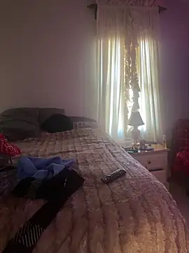 Snapshot of bigred0808 chatting on December 3, 2025, 7:24 pm bigred0808 online show from December 3, 2025, 7:24 pm