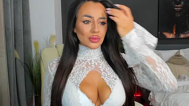 Sonia  Rey online show from October 2, 2025, 3:54 am