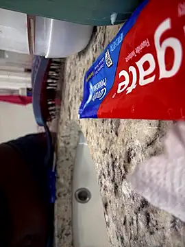 Snapshot of honeybrow chatting on January 17, 2026, 7:39 pm honeybrow online show from January 17, 2026, 7:39 pm