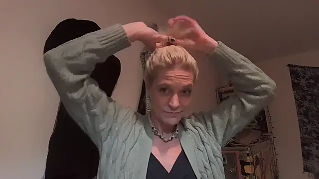 AddieAssets online show from December 5, 2024, 1:53 am