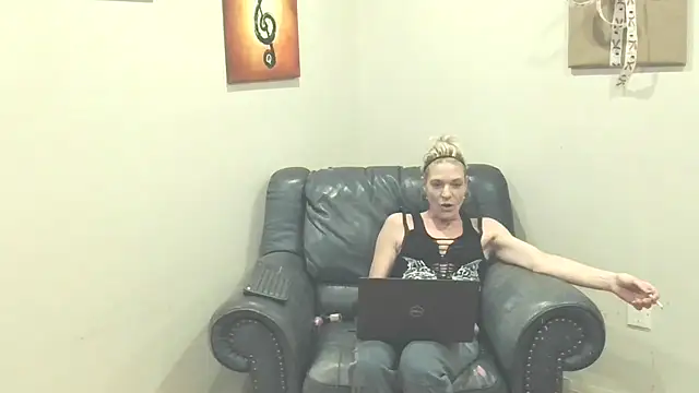 AddieAssets online show from January 5, 2025, 7:07 am