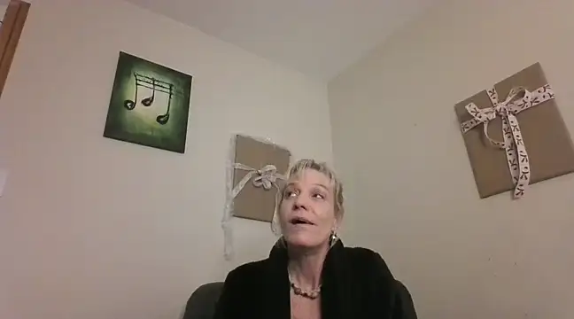 AddieAssets online show from December 23, 2024, 7:28 am