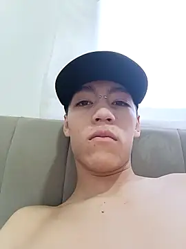 Snapshot of CRYBYT9 chatting on September 15, 2025, 5:02 pm CRYBYT9 online show from September 15, 2025, 5:02 pm