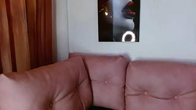 hinataleecs online show from September 10, 2025, 9:47 pm