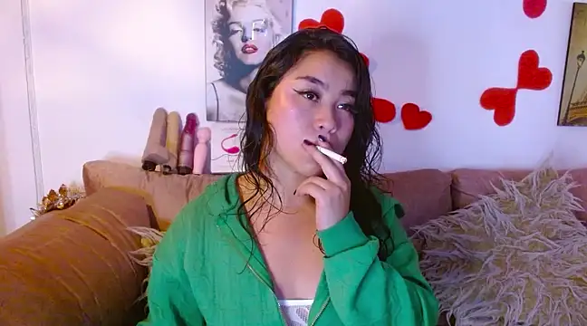 hinataleecs online show from March 18, 2025, 4:51 am