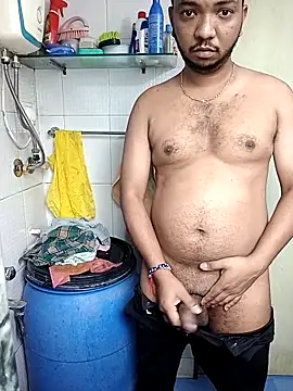 Snapshot of Mmm992170 chatting on October 2, 2025, 7:56 am Mmm992170 online show from October 2, 2025, 7:56 am