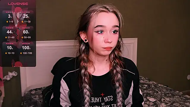 Kimiko   online show from November 7, 2025, 7:18 pm