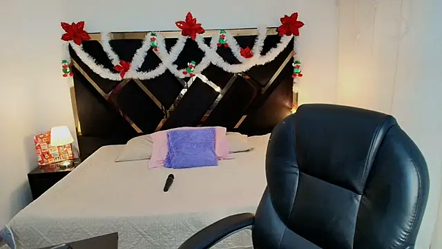 Amelie saenz online show from January 5, 2026, 7:39 pm