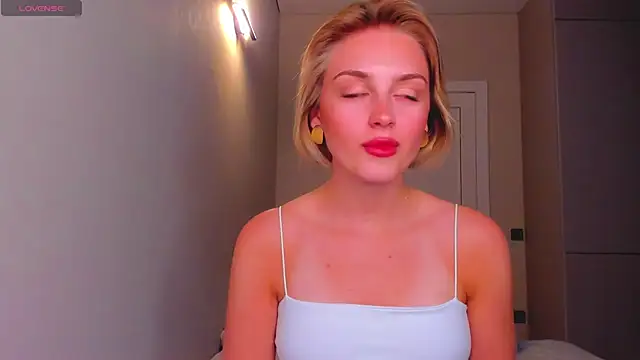 pretty girlnextdoor online show from December 27, 2024, 6:10 pm