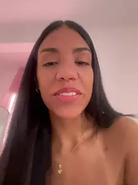 Snapshot of -Naomyy- chatting on February 23, 2025, 5:29 pm -Naomyy- online show from February 23, 2025, 5:29 pm