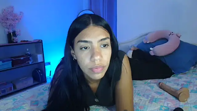 Snapshot of -Naomyy- chatting on September 24, 2025, 12:18 am -Naomyy- online show from September 24, 2025, 12:18 am