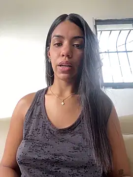 Snapshot of -Naomyy- chatting on March 13, 2025, 5:39 pm -Naomyy- online show from March 13, 2025, 5:39 pm