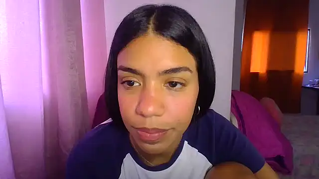 Snapshot of -Naomyy- chatting on September 10, 2025, 12:26 pm -Naomyy- online show from September 10, 2025, 12:26 pm