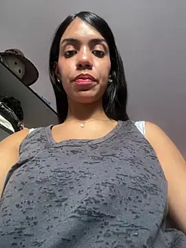 Snapshot of -Naomyy- chatting on March 10, 2025, 9:51 pm -Naomyy- online show from March 10, 2025, 9:51 pm