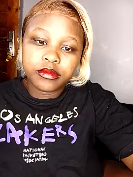 Snapshot of Dark_Berry_26 chatting on February 21, 2026, 9:55 am Dark Berry 26 online show from February 21, 2026, 9:55 am