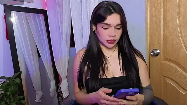 Snapshot of Veronica_111 chatting on May 9, 2026, 1:42 am Veronica 111 online show from May 9, 2026, 1:42 am